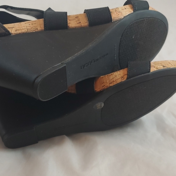 BCBGENERATION Bevlea Wedge Sandaks - Picture 9 of 10